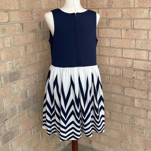 Xhilaration Junior Size XL Navy Blue Ivory White Sleeveless Tank Chevron Dress - Picture 2 of 7